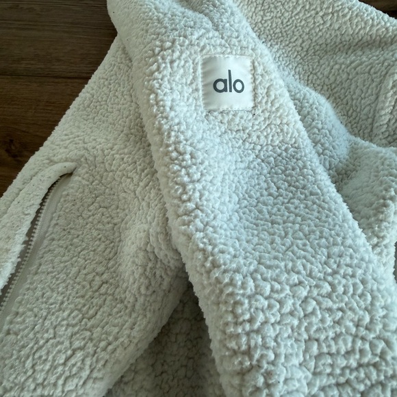 ALO YogaMicro Sherpa Destiny Jacket - Picture 7 of 7